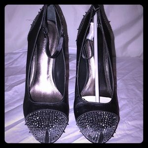 Size 8.5 NEW never worn studded heels